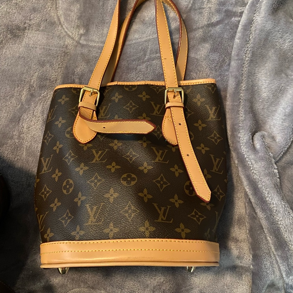 Knock off Louie